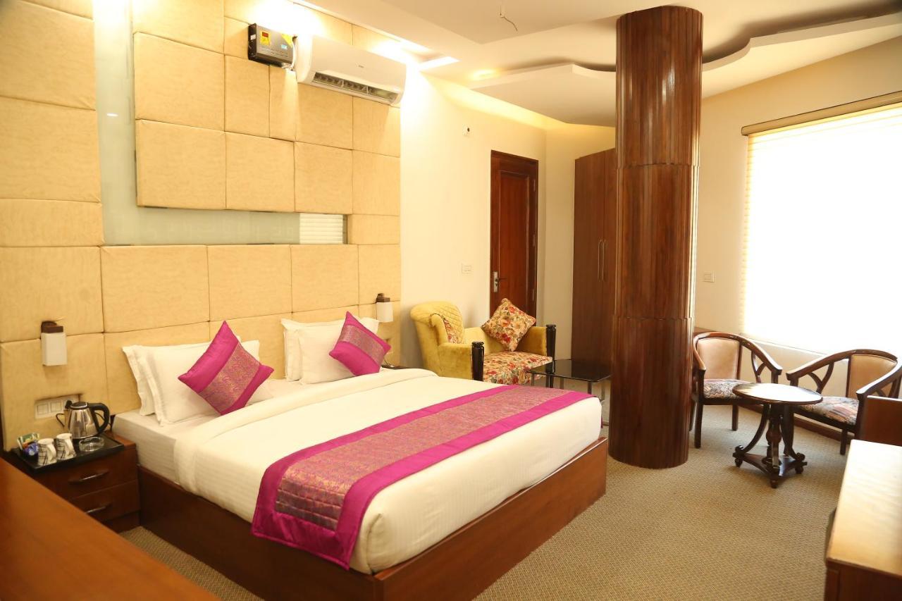 Inter Urban Hotel Rohtak Eksteriør billede