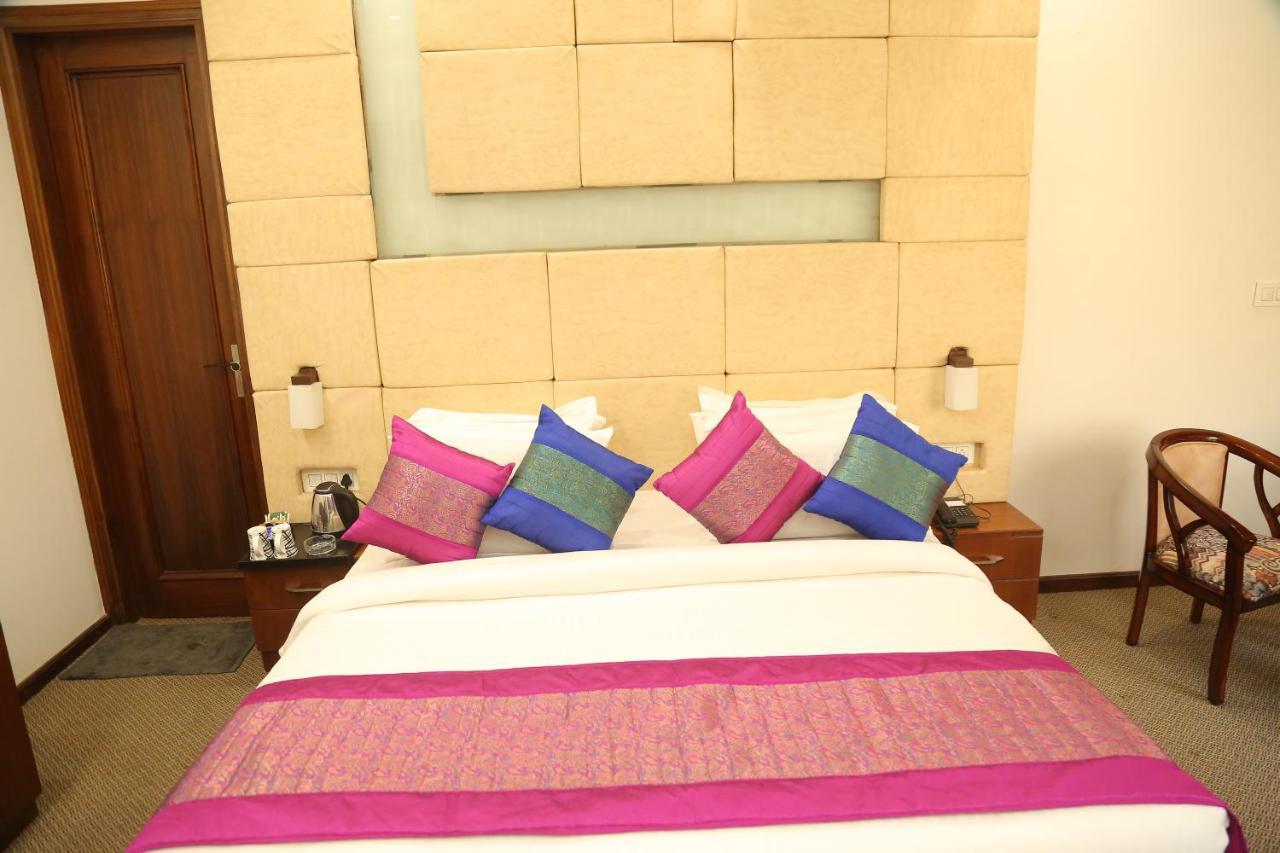 Inter Urban Hotel Rohtak Eksteriør billede